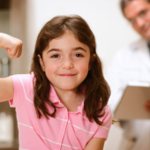 hangerig-rillerig-zakdoeken-ziek-zwarte-vlierbessen-positieve-werking-mini-beer-kauw-tabletten-vitaminnen-winnen-teddybeer-gezond-kinderen