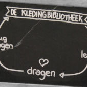 kledingbibliotheek-terugbrengen-lenen-dragen-inloopkast-utrecht-fabriek-groots-mustsee-one-planet-crowd