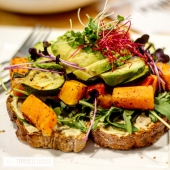 anne travel foodie