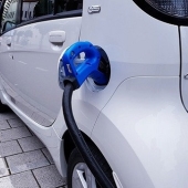 Steeds meer elektrische autotransporten door NL auto-importbedrijven