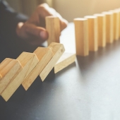 Duurzaamheid begint bij veiligheid Hoe risico inventarisatie en evaluatie (RI&E) bedrijven kunnen versterkenDuurzaamheid begint bij veiligheid Hoe risico inventarisatie en evaluatie (RI&E) bedrijven kunnen versterken