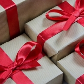 Jubileum met je partner vieren passende cadeaus