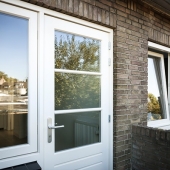 Waarom houten kozijnen dé duurzame keuze zijn voor je woning
