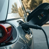 Een eigen laadpaal maakt elektrisch rijden makkelijker