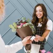Waarom bloemen bezorgen nog steeds de ultieme verrassing is
