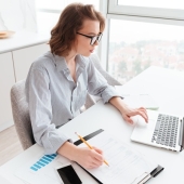 Van schoolbanken naar werkvloer je eerste stappen in finance