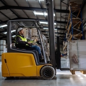Waarom een elektrische heftruck de slimme keuze is voor jouw bedrijf