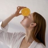 Hoe kan vitamine C je huid helpen verbeteren