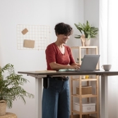 Gezond werken thuis zo richt je een zit-sta werkplek slim en duurzaam in