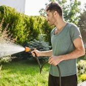 Zo gebruik je minder leidingwater in de tuin zonder dat het ten koste gaat van je planten