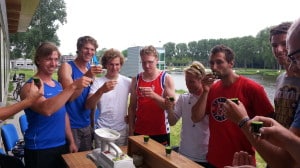 Roeiers aan tarwegras-shotjes