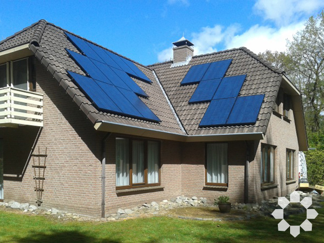“Besparen met zonnepanelen dat kan al in een paar muisklikken. Met Sungevity liggen de zonnepanelen zo op het dak. Een goede investering, ook in het milieu!' – Blog van Yvon Jaspers