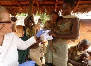 3-Land-Rover-vraagt-aandacht-voor-Congo-to-Kalahari-project